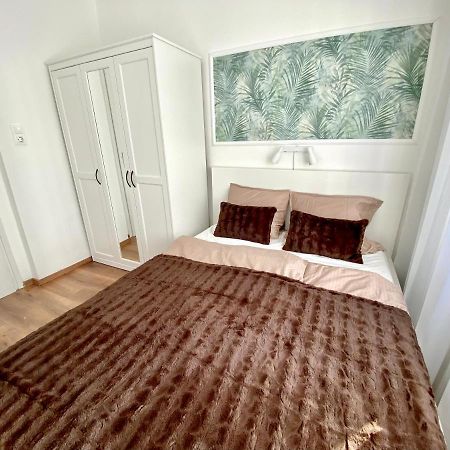 Esther Apartman Tatabánya Екстериор снимка