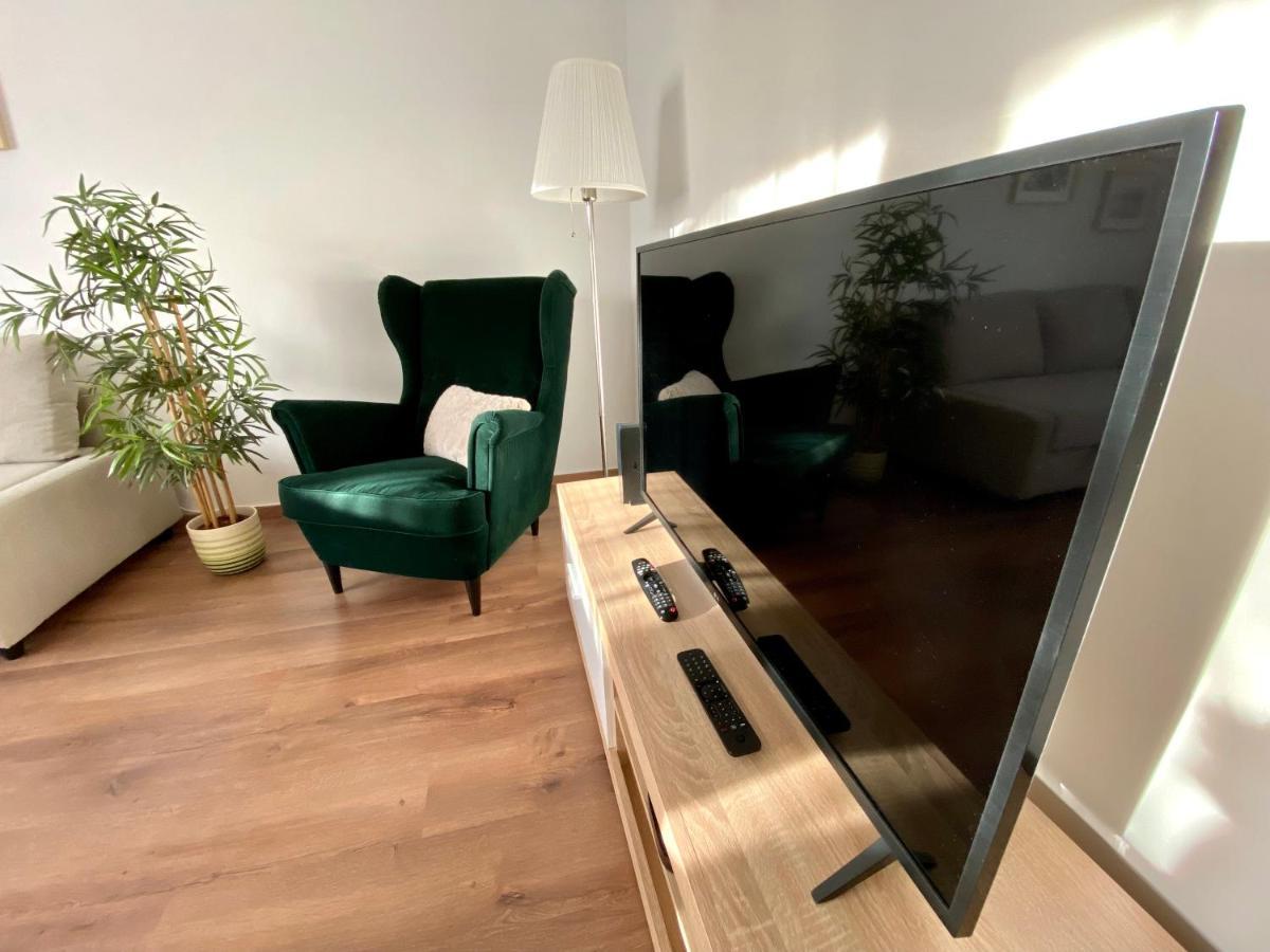 Esther Apartman Tatabánya Екстериор снимка